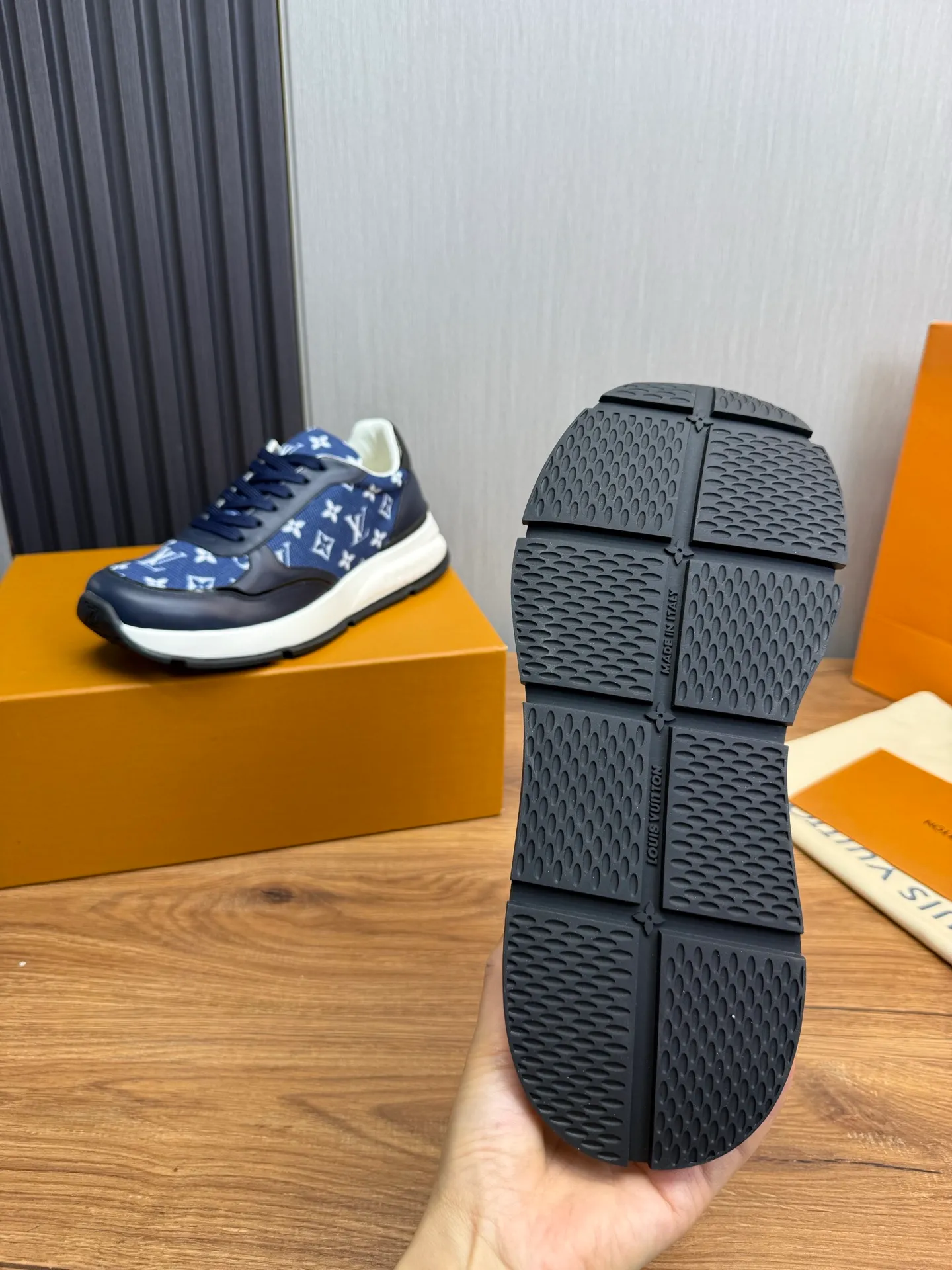 Men's shoes 💰800💰 LOUIS VUITTON [Luden Yiwei] Brand new trendy Lv is on the market 🎁, casual and fashionable men's shoes 👟Original 1:1 shipment✅ The upper is made of imported brand leather + cowhide lining, the original wear-resistant rubber outsole, the version is simple and elegant, exclusive for trendy men. 38-44 (customized at 38.45)